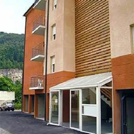 Appartement Superbe Avec De Parking Gratuit Sur Place *