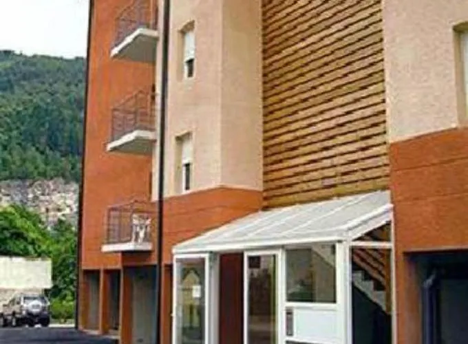 Appartement Superbe Avec De Parking Gratuit Sur Place *